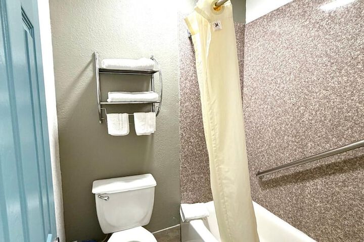 Room 11 of 12