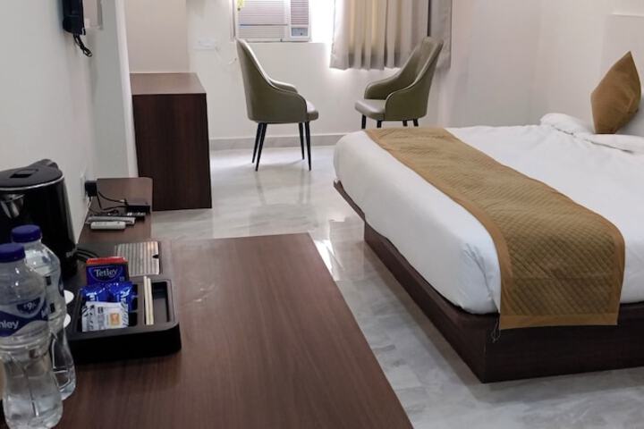 Room 13 of 26