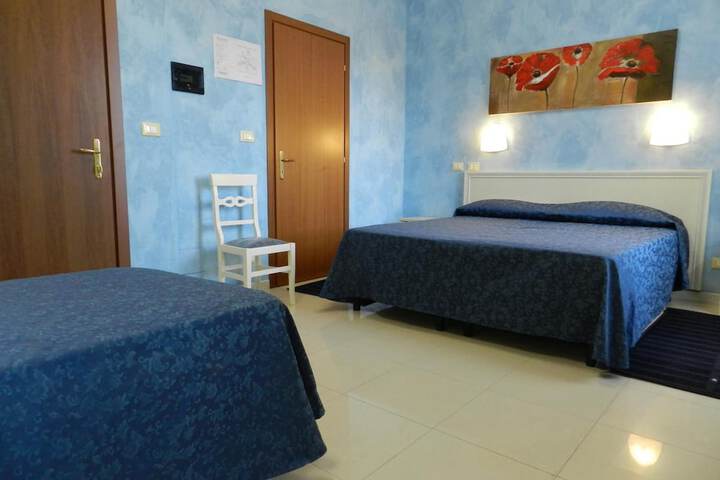 Room 33 of 61