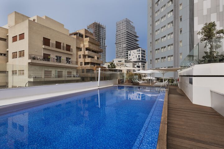 Pool 72 of 100