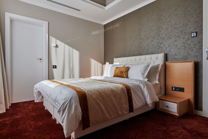 Room 2 of 45