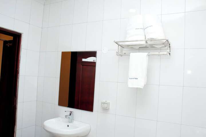 Room 68 of 117