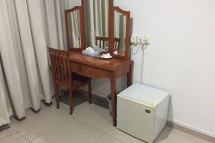 Room 33 of 43