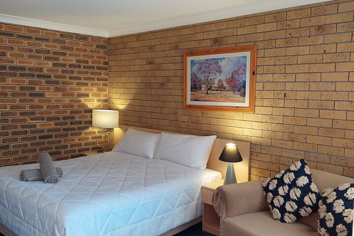 Room 12 of 38