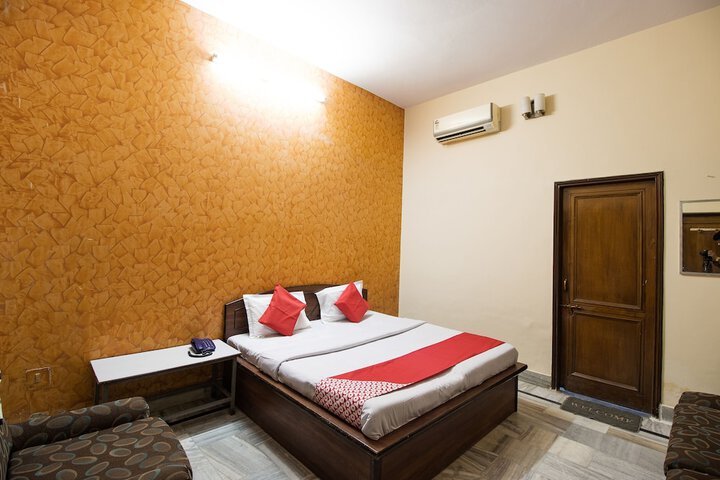 Room 18 of 26