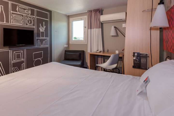 Room 4 of 44