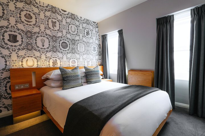 Room 4 of 54
