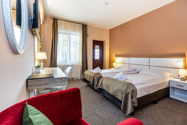 Room 15 of 50