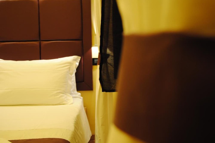 Room 12 of 21