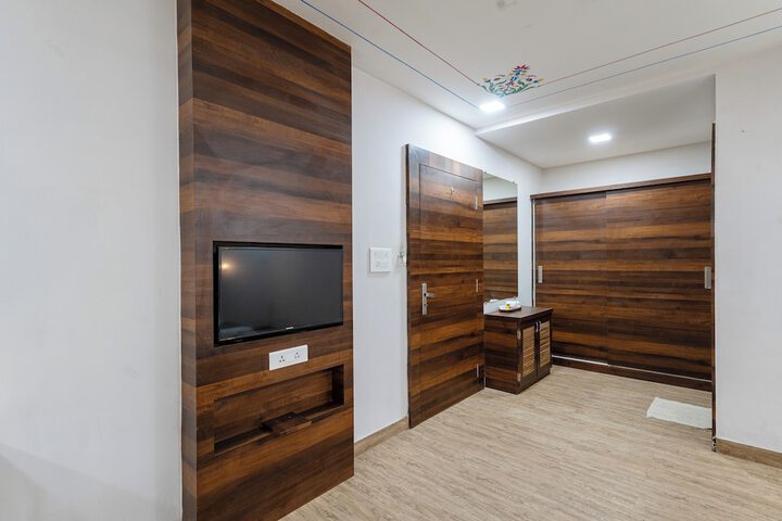 Room 21 of 34