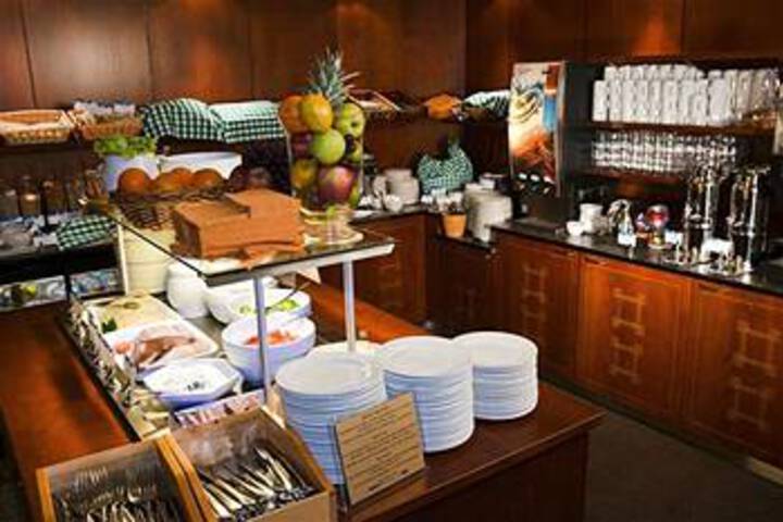 Breakfast/Coffee Service 3 of 23
