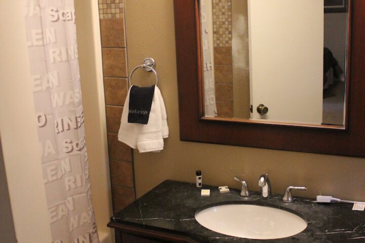 Room 132 of 219
