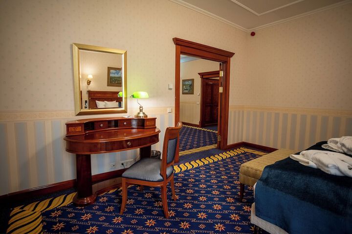 Room 62 of 143