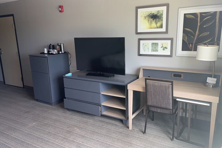 Room 10 of 26