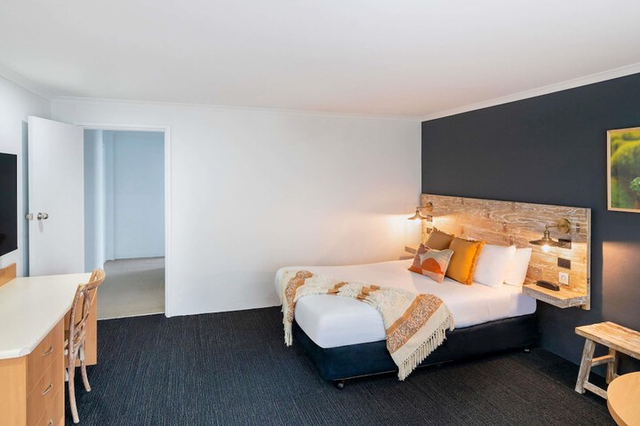 Room 12 of 36