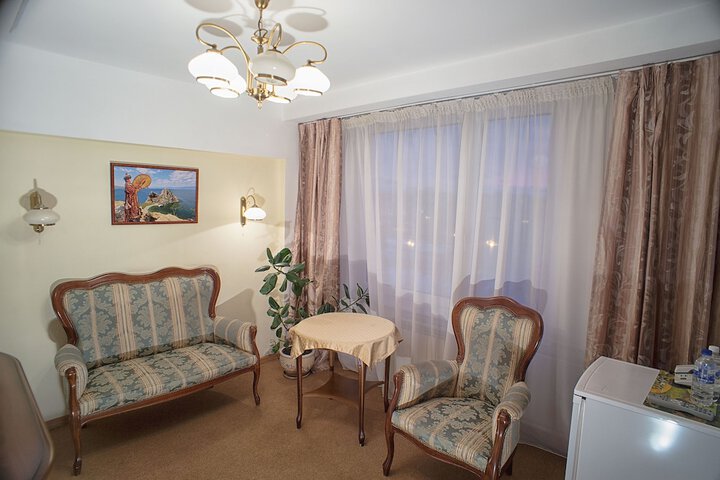 Room 13 of 43