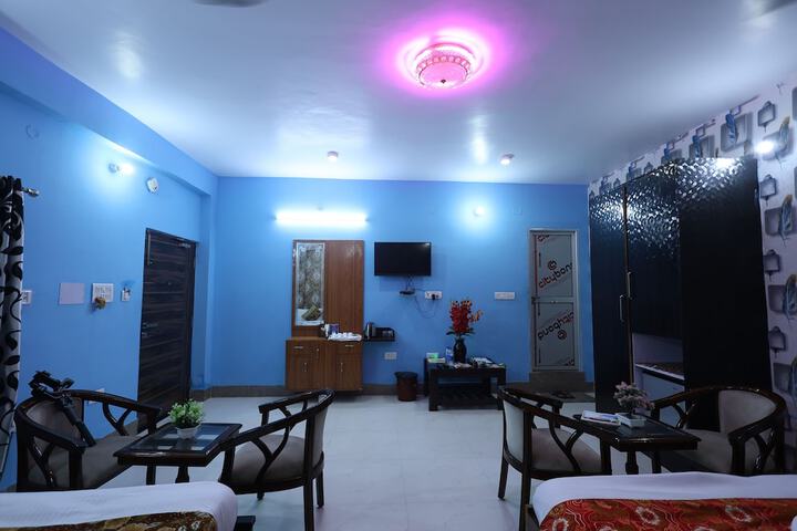 Room 9 of 34