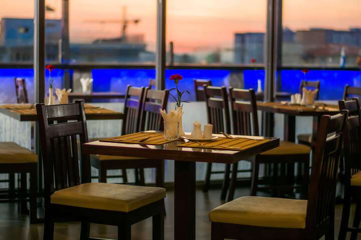 Dining 40 of 60