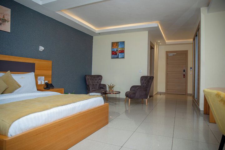 Room 7 of 42