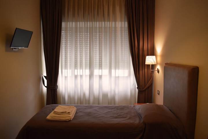 Room 8 of 50