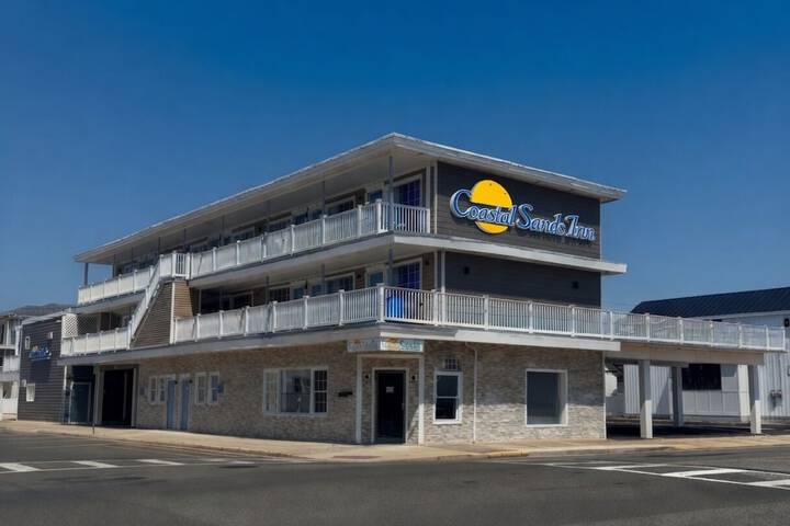 Exterior of Coastal Sands Inn