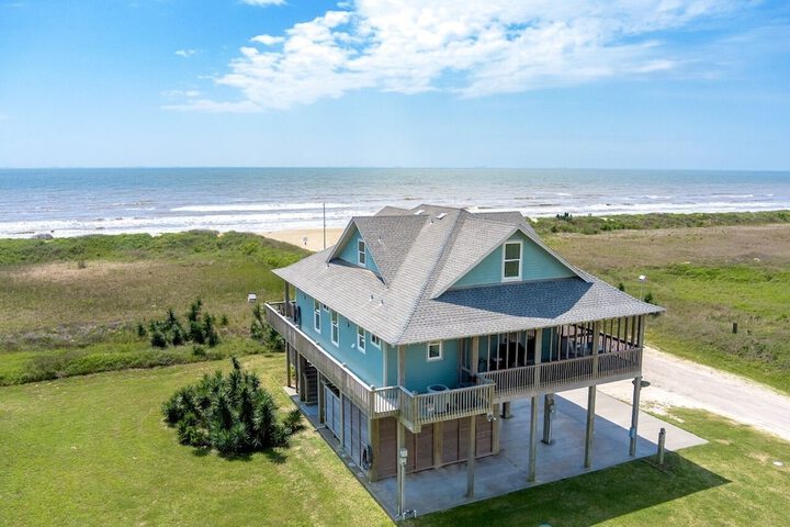 #justawavin 3 Bedroom Home by RedAwning