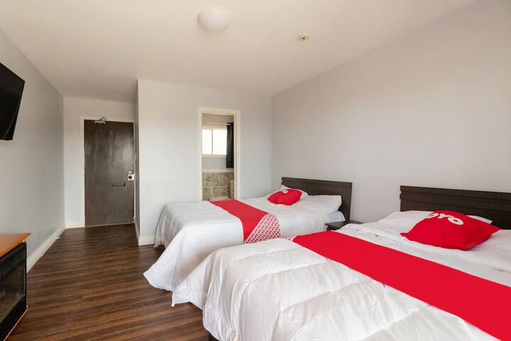 Room 2 of 25