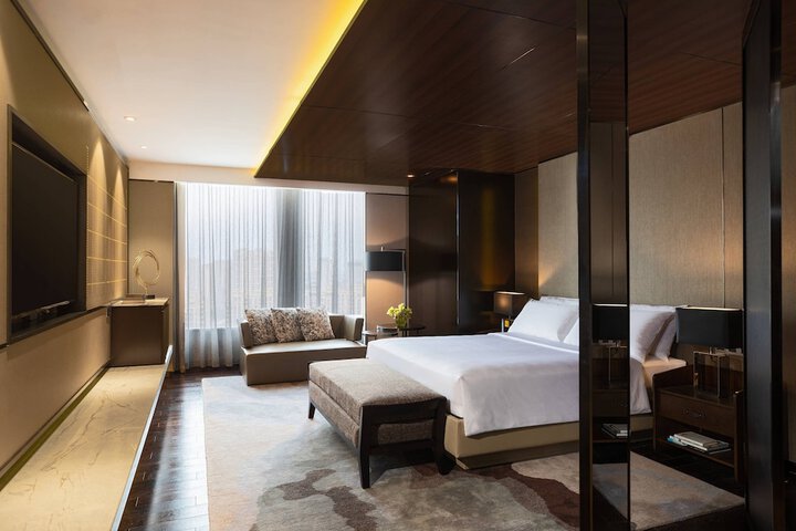 Room 15 of 37