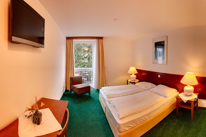 Room 8 of 60