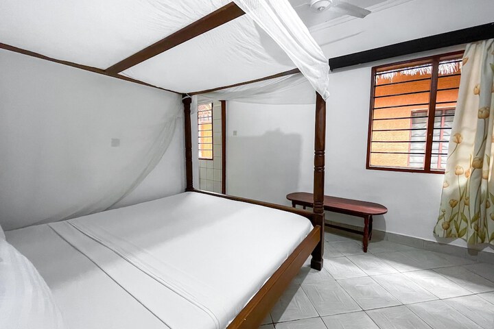 Room 12 of 66