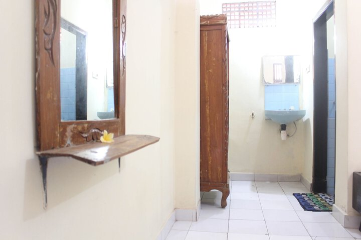 Room 18 of 33