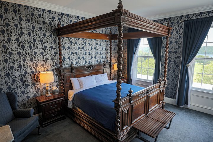 Room 42 of 128