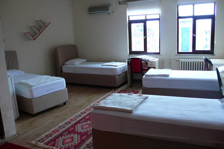 Room 11 of 25