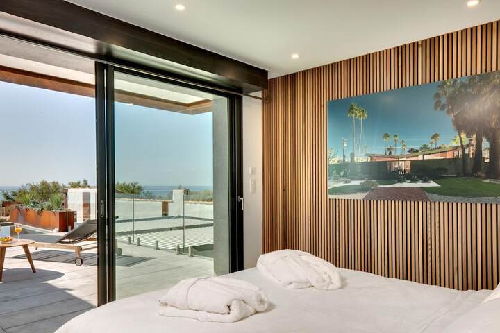 Room 16 of 146
