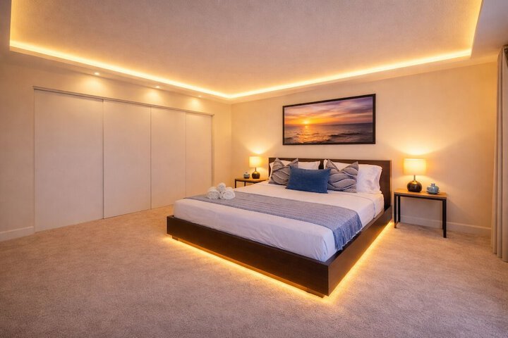 Room 5 of 18
