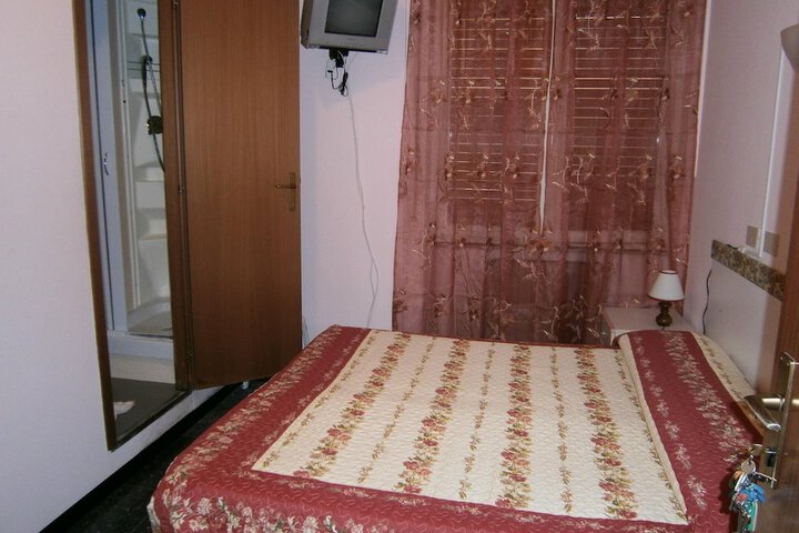 Room 8 of 46