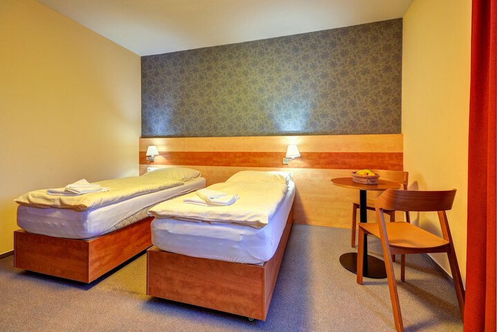 Room 12 of 70