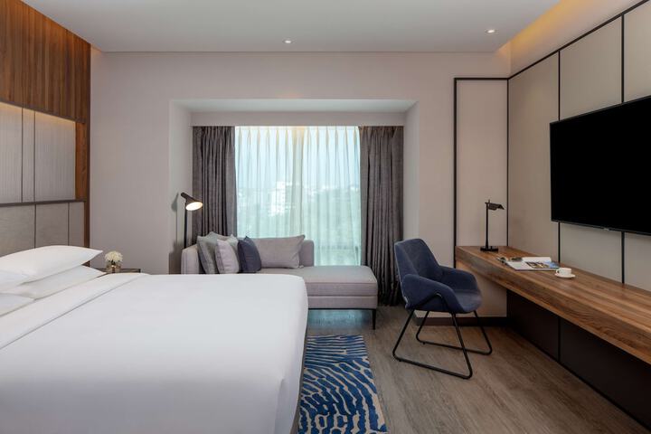 Room 14 of 65