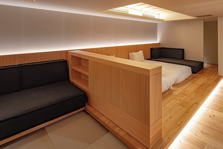 Room 44 of 282