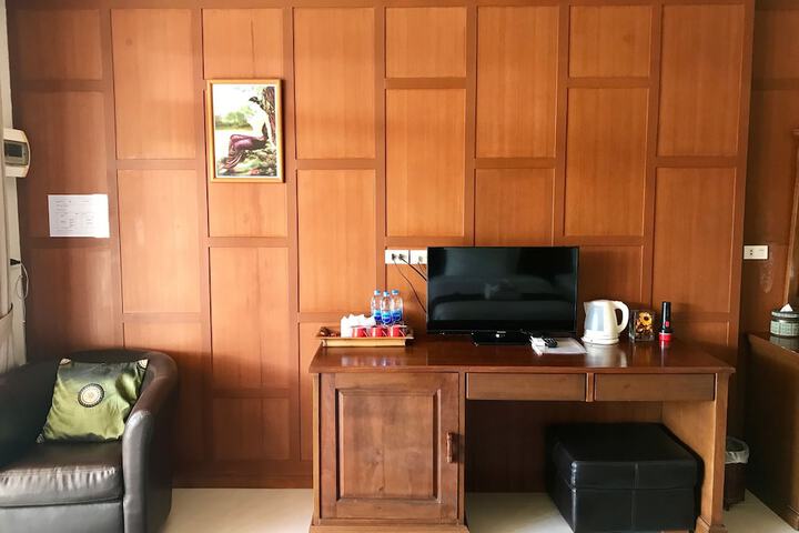 Room 17 of 90