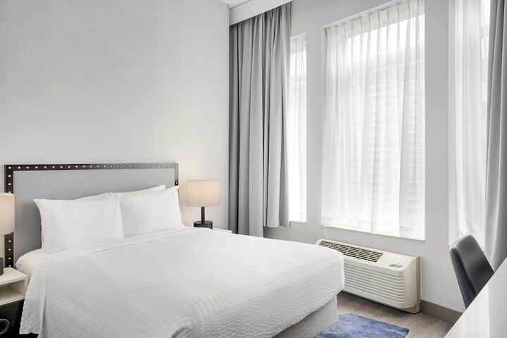 Room 4 of 30