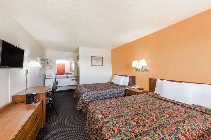 Room 18 of 35