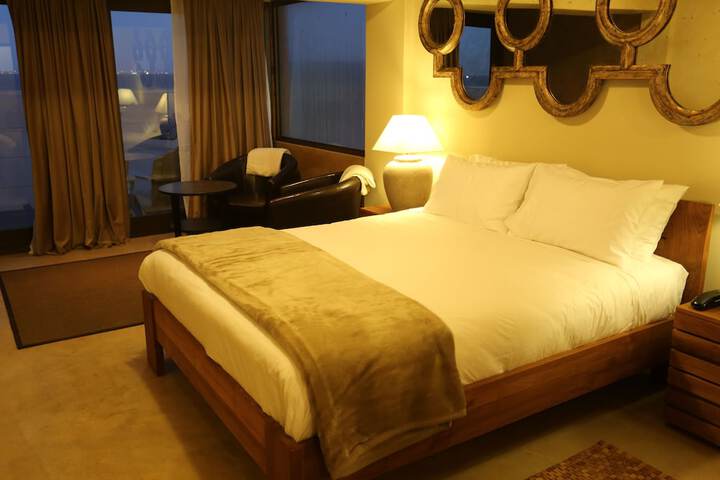 Room 11 of 40