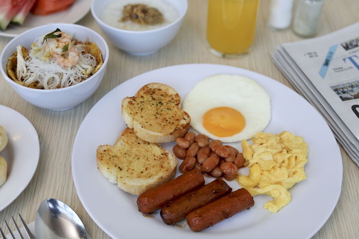 Breakfast/Coffee Service 33 of 38
