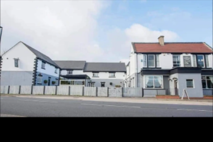 Norfolk Arms Hotel