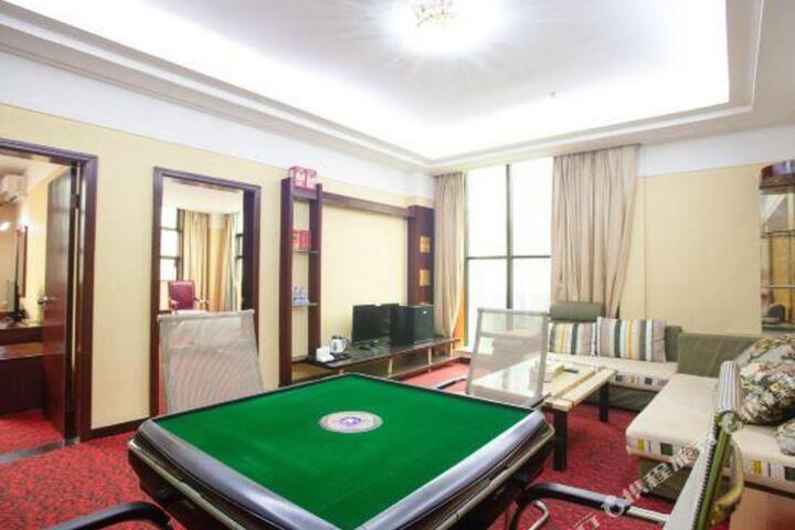 Dongguan royal court hotel