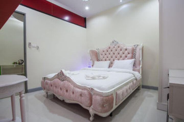 Room 16 of 29