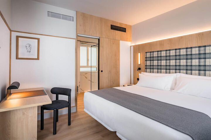 Room 15 of 64