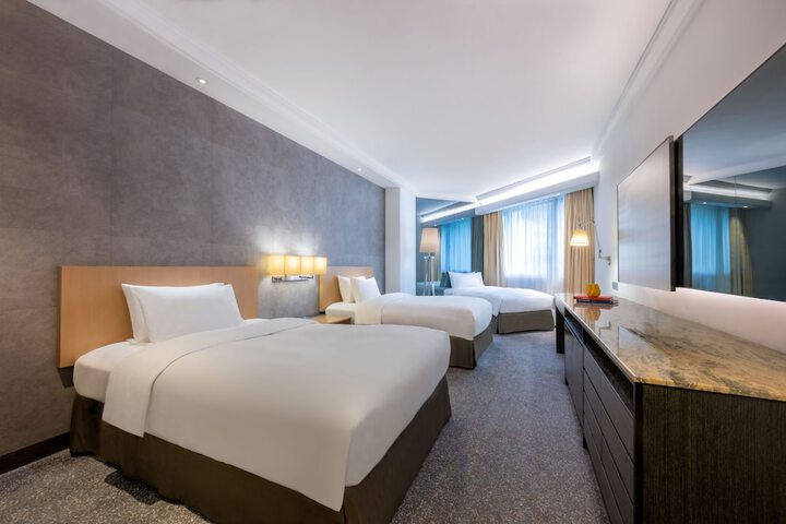 Room 30 of 48