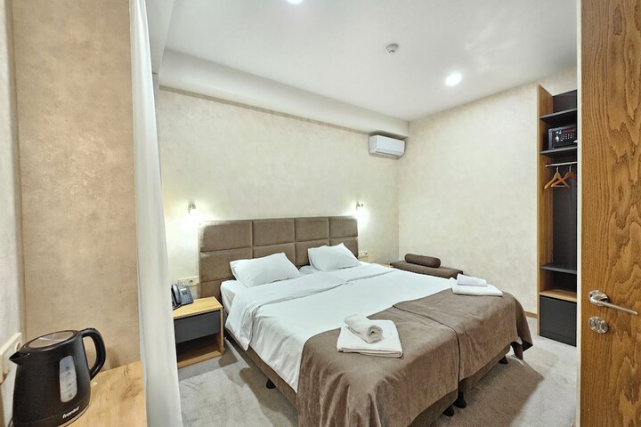 Room 25 of 70
